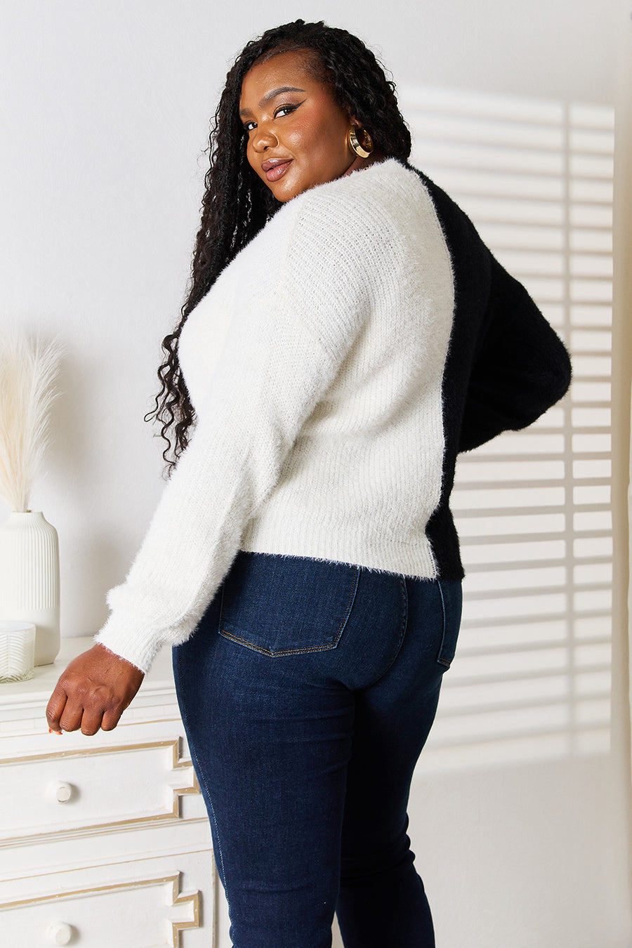 Angel Wings Woven Right Contrast Button-Front V-Neck Cardigan - alternate view