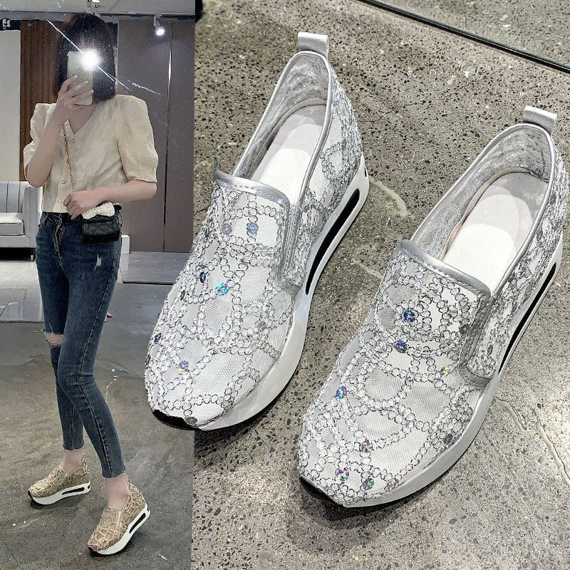 Zapatillas tipo slip-on con plataforma metálica para mujer – Tenis de malla dorados y plateados